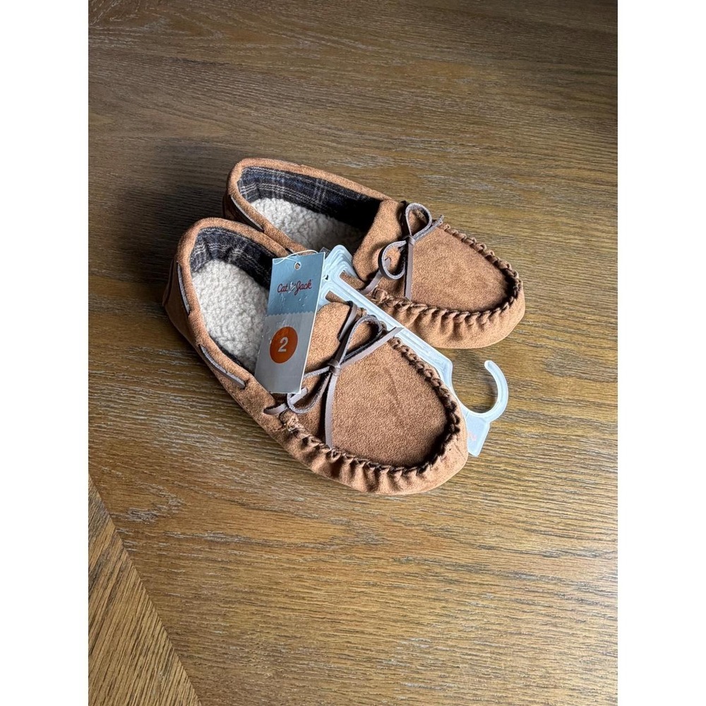 Cat & Jack Kids Lion Brown Faux Suede Moccasin Slippers Size 2 NWT